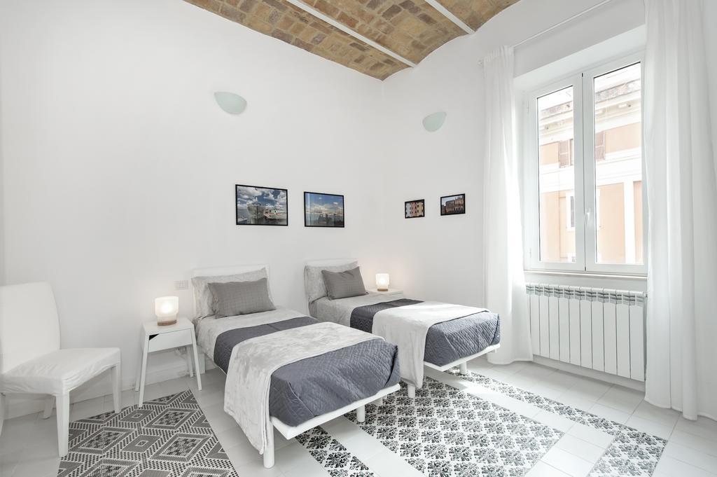Vatican White Domus Rome Bagian luar foto