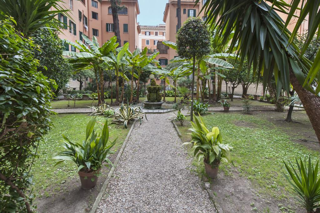 Vatican White Domus Rome Bagian luar foto