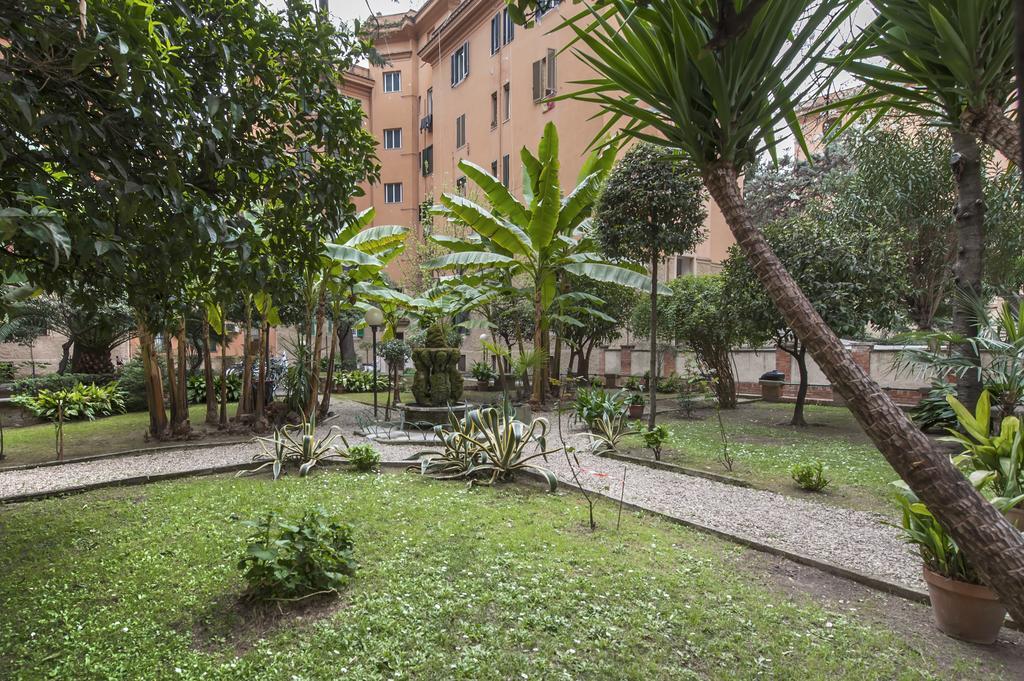 Vatican White Domus Rome Bagian luar foto